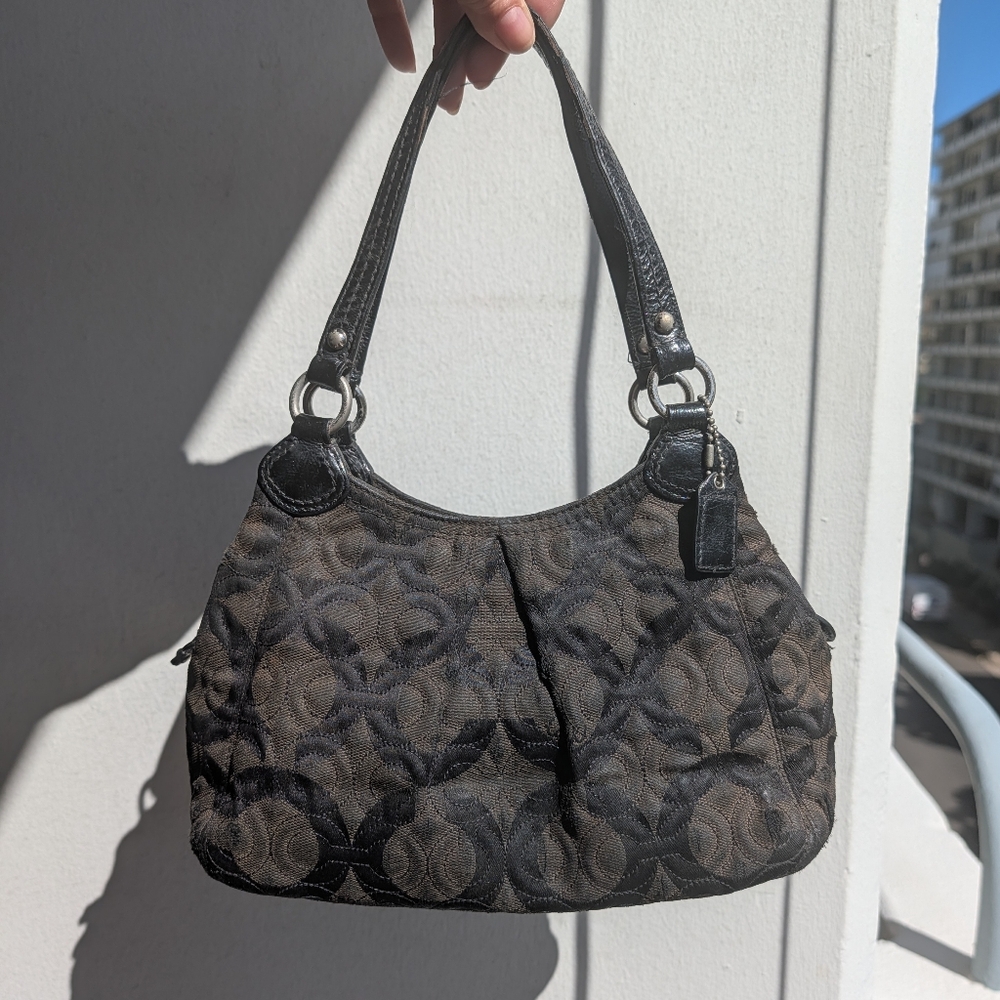 Coach Gramercy OP Art Jacquard Monogram Hobo Bag quilted Canvas black Taupe